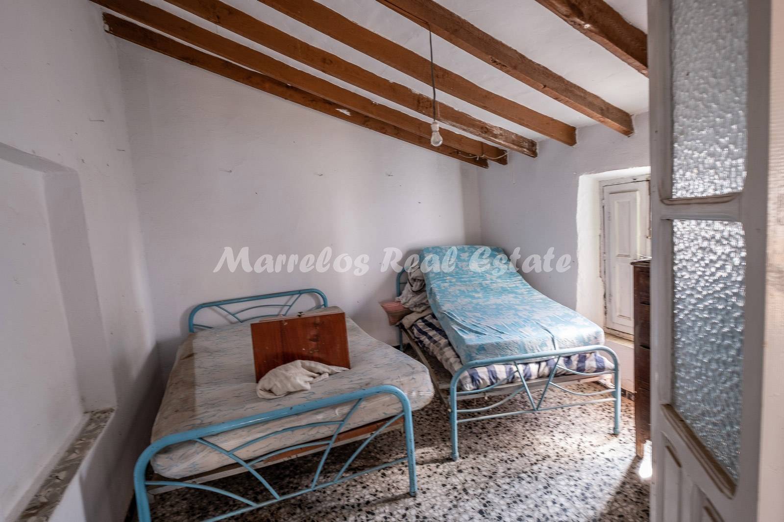 Sale of house in La Viñuela, 8 bedrooms Renovation Project - Los Romanes