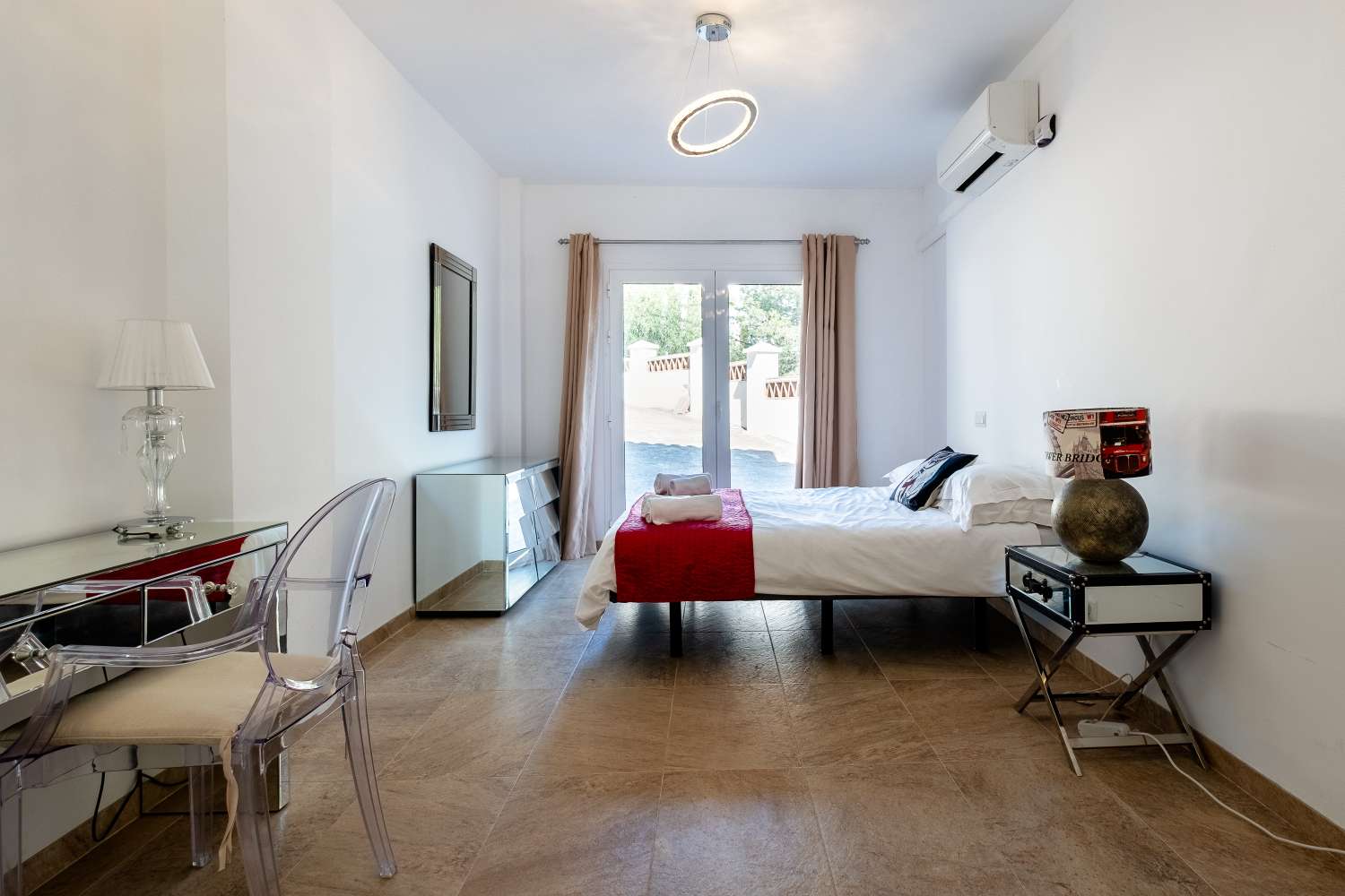 Onlangs gerenoveerde luxe villa gelegen tussen Nerja en Frigiliana
