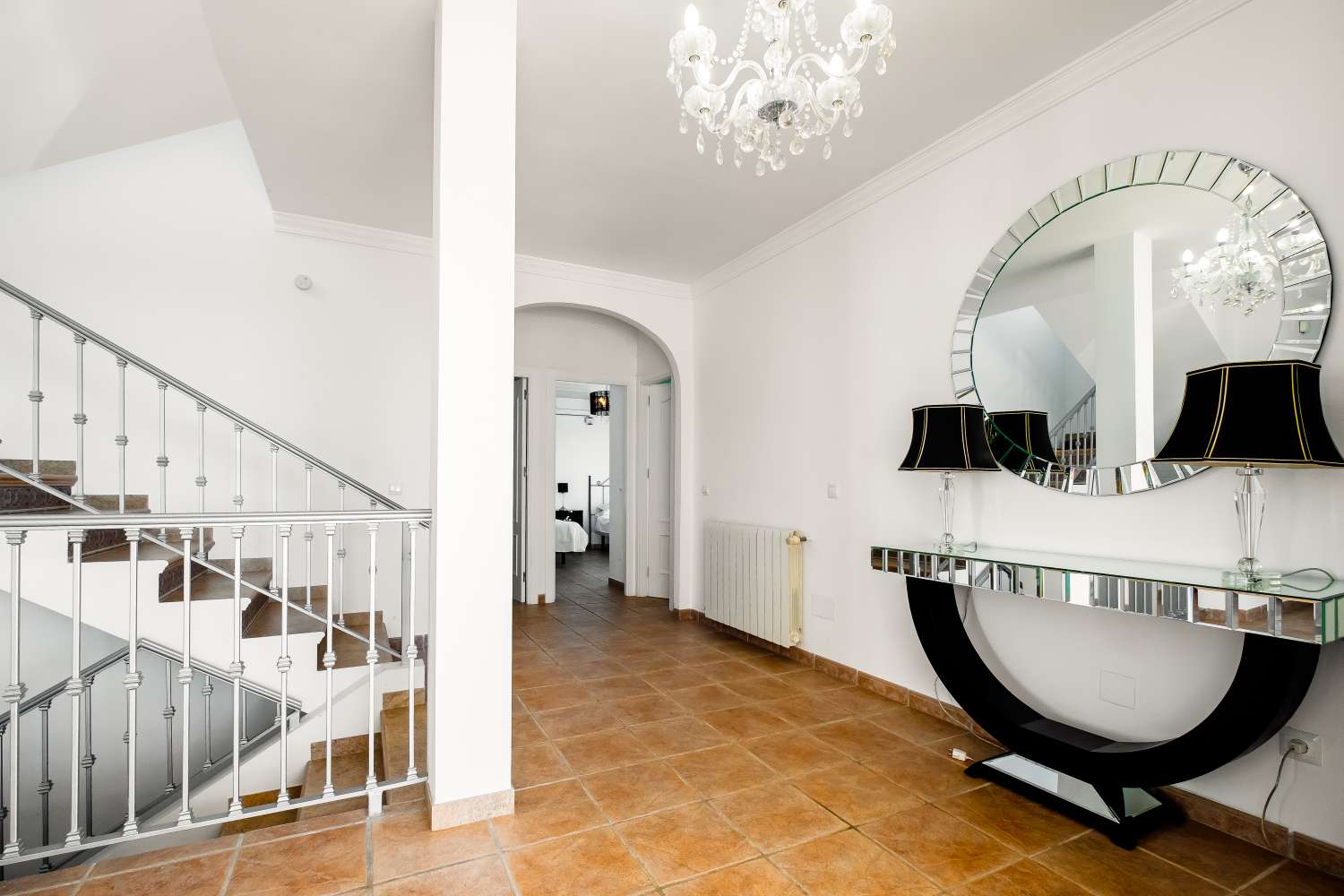 Onlangs gerenoveerde luxe villa gelegen tussen Nerja en Frigiliana