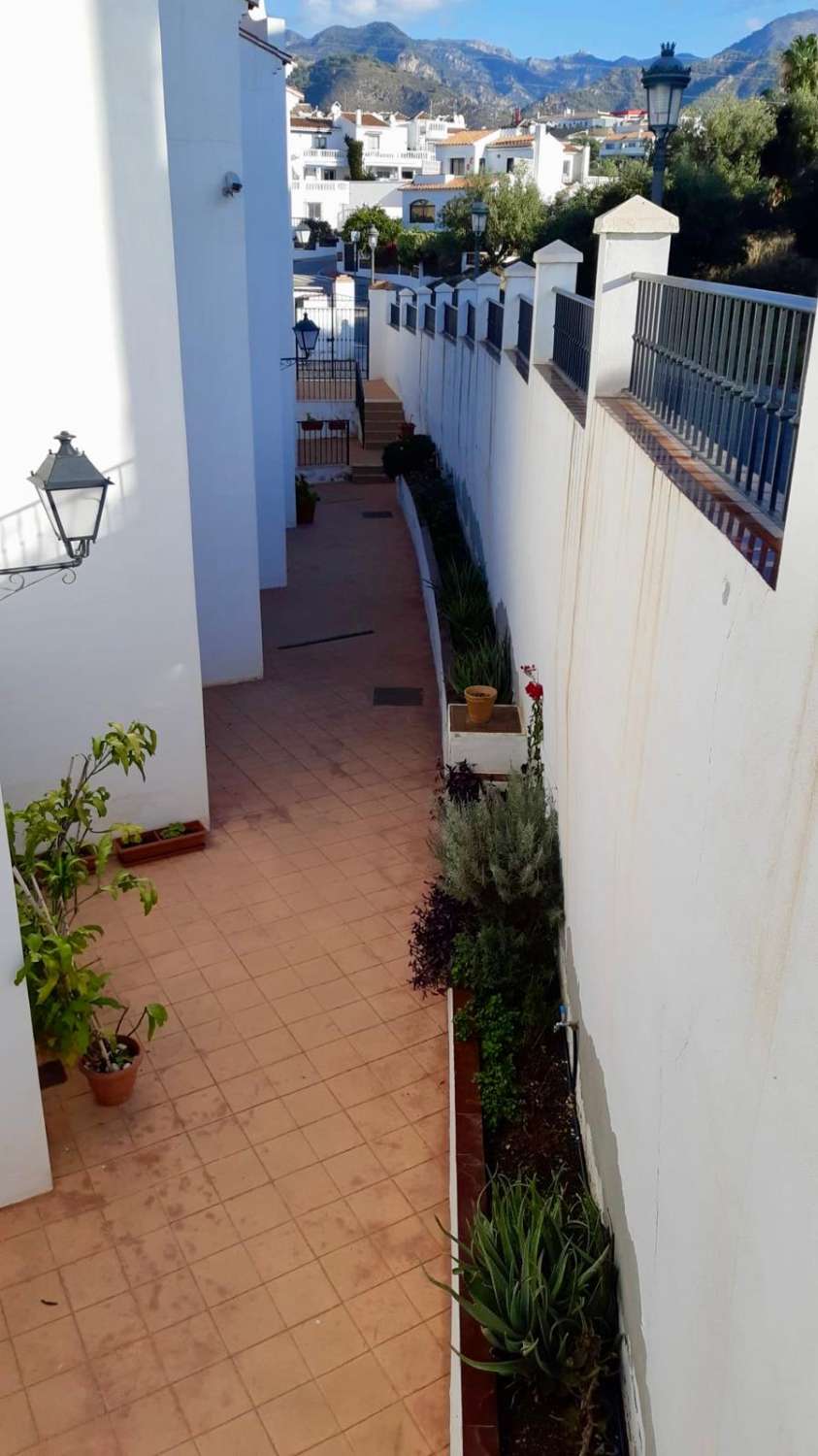 BEAUTIFUL HOUSE WITH TERRACE AND CLOSED GARAGE IN NERJA