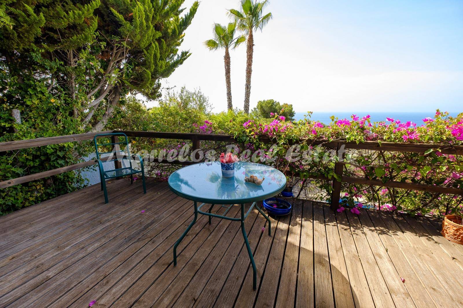 Villa fantastique dans une urbanisation tranquille avec vue spectaculaire sur la mer à La Herradura