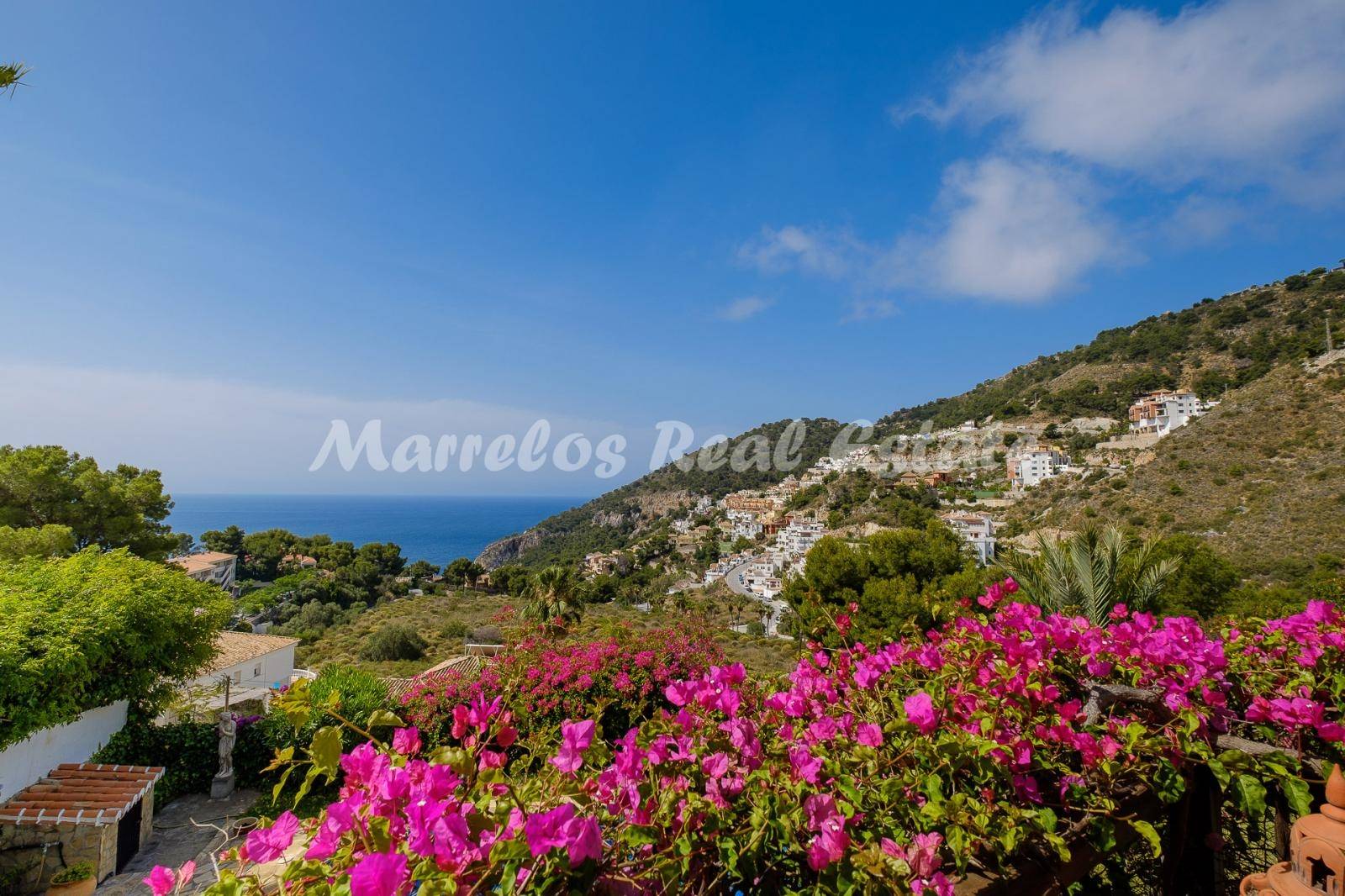 Fantastic villa in a quiet urbanization with spectacular sea views in La Herradura