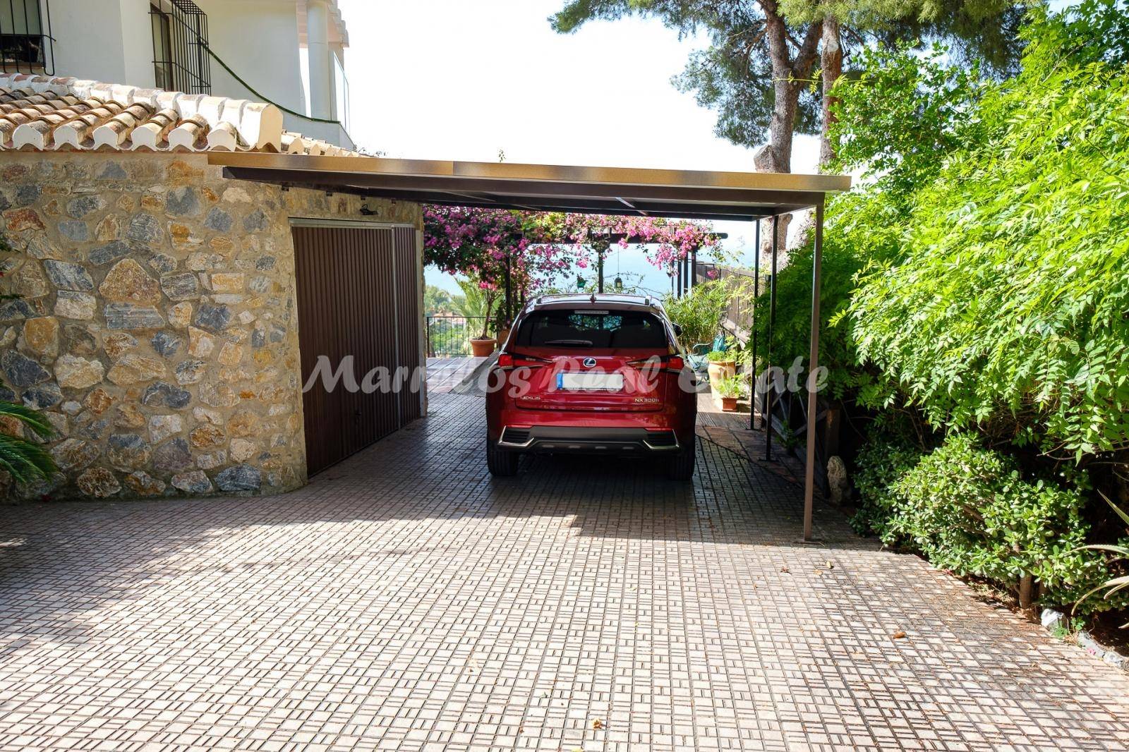 Fantastica villa in una tranquilla urbanizzazione con spettacolare vista sul mare a La Herradura