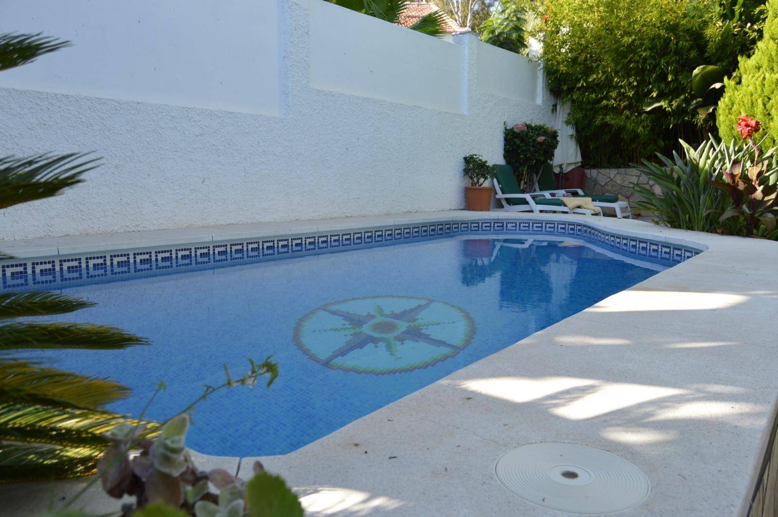 Villa for sale in Benajarafe