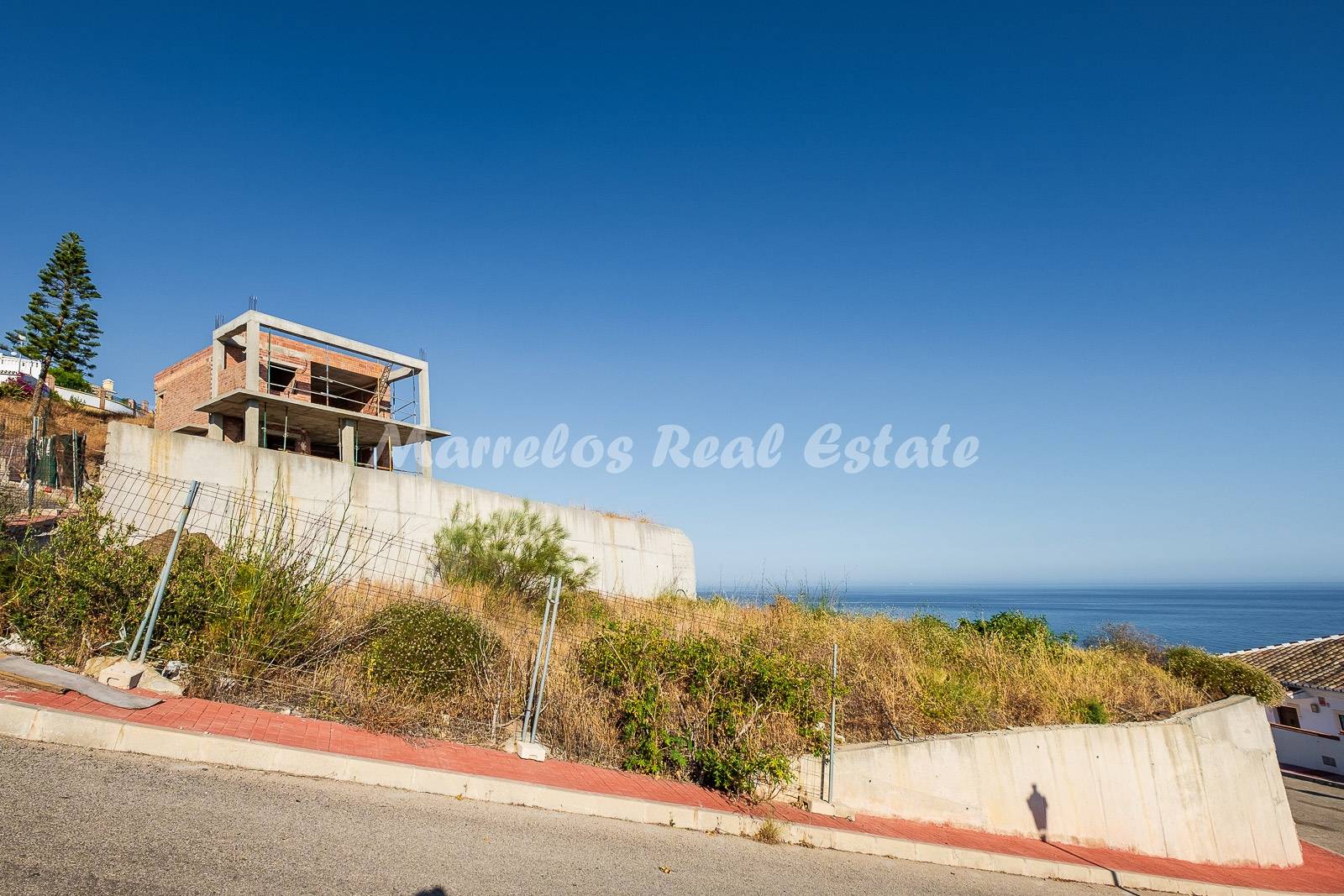 Plot for sale in Torrox Costa