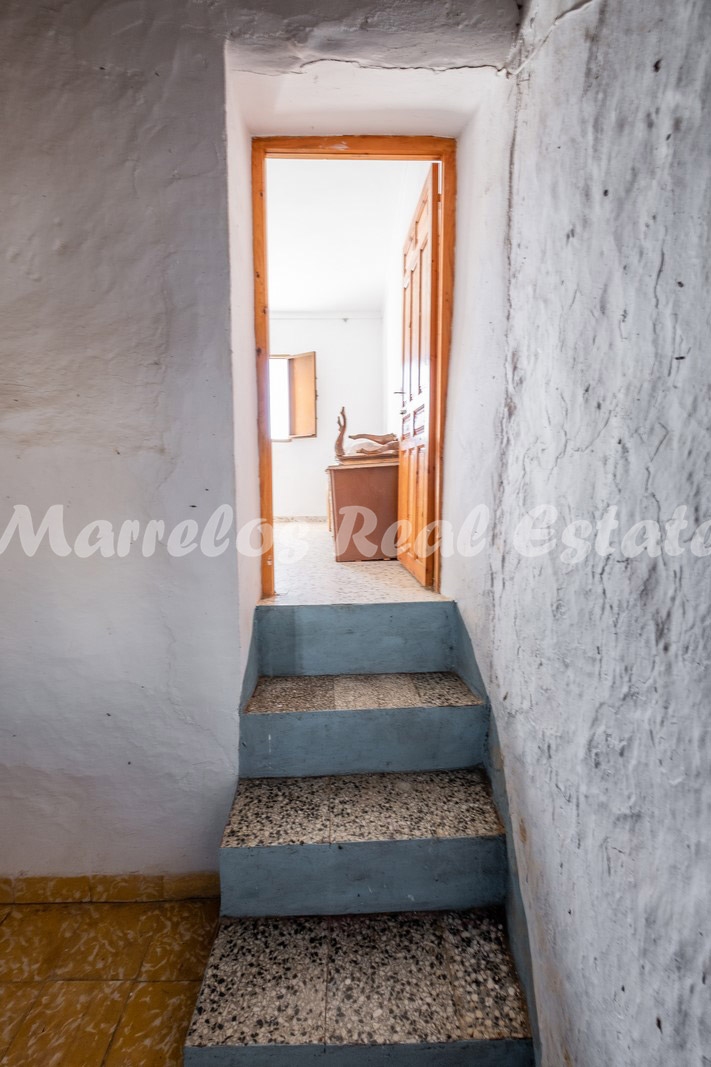 Venta de casa en La Viñuela (Proyecto de renovación), 8 dormitorios - zona Los Romanes
