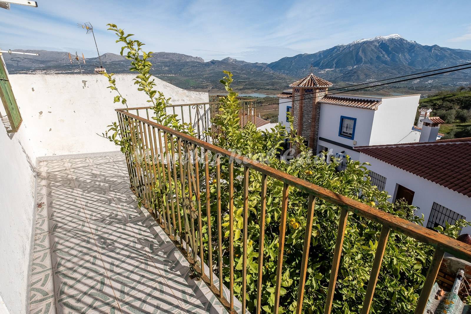 Sale of house in La Viñuela, 8 bedrooms Renovation Project - Los Romanes