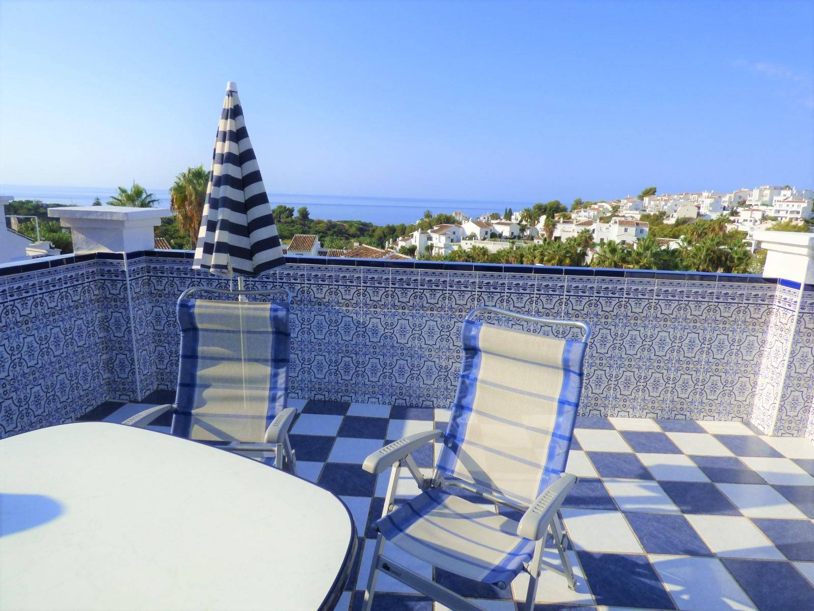 2 bedroom apartment with views in Capistrano Nerja Oasis