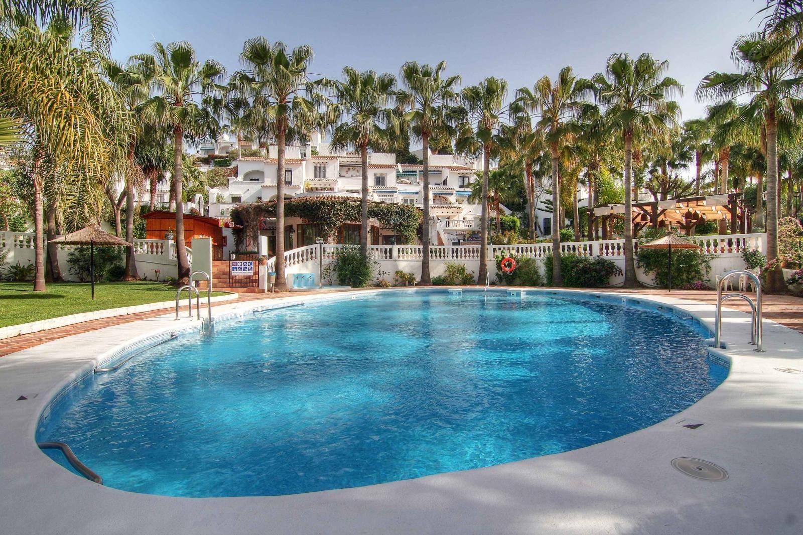 2 bedroom apartment with views in Capistrano Nerja Oasis