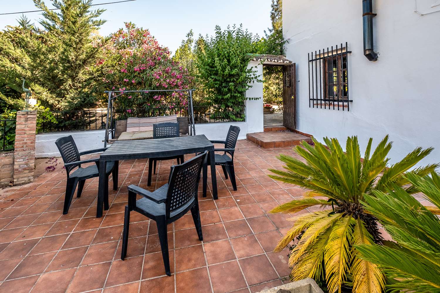 Belle et spacieuse maison de campagne divisée en deux maisons avec accès indépendants