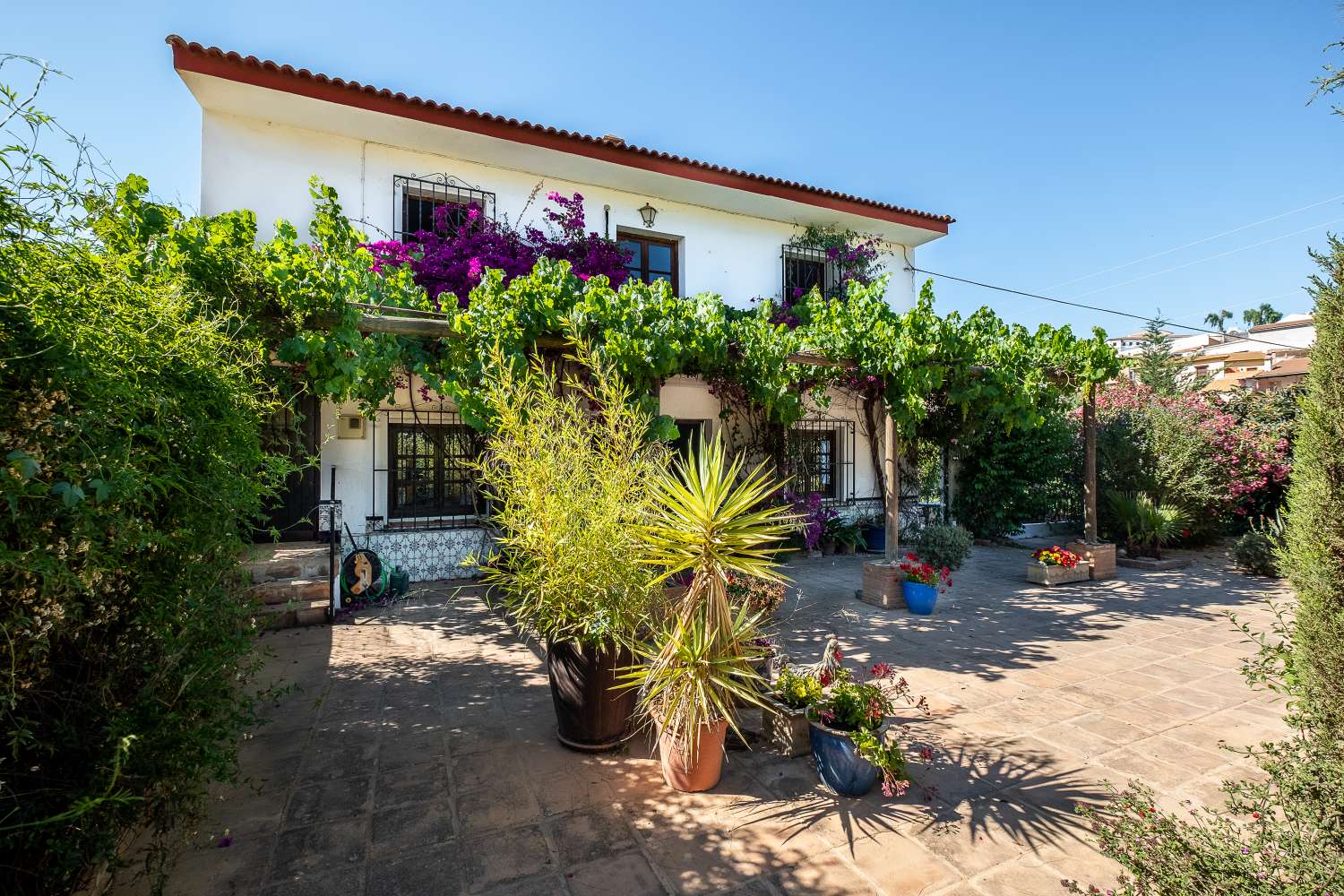 Belle et spacieuse maison de campagne divisée en deux maisons avec accès indépendants