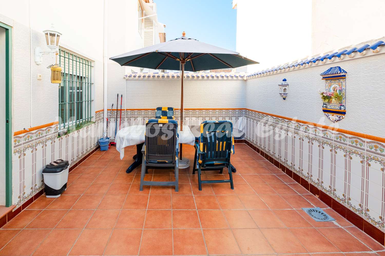 Townhouse in Torrox Costa - 5 mins from the beach and services