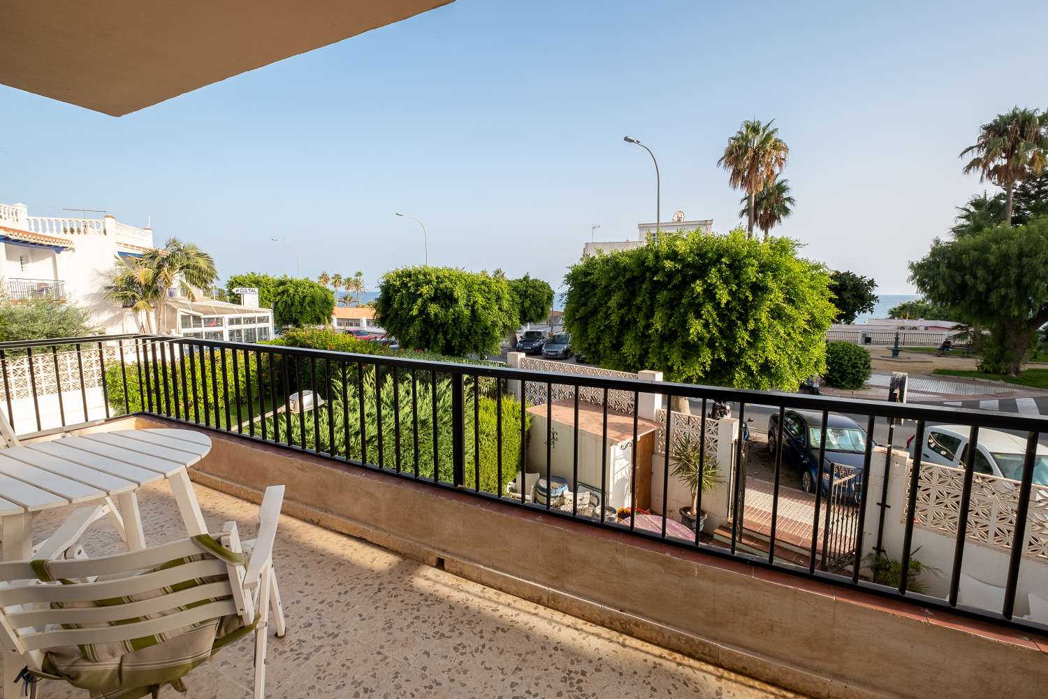 Torrecilla strand appartement in Nerja