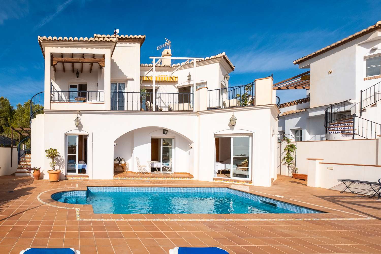 BELLA VILLA A LAS LOMAS (FRIGILIANA) CON VISTA MARE