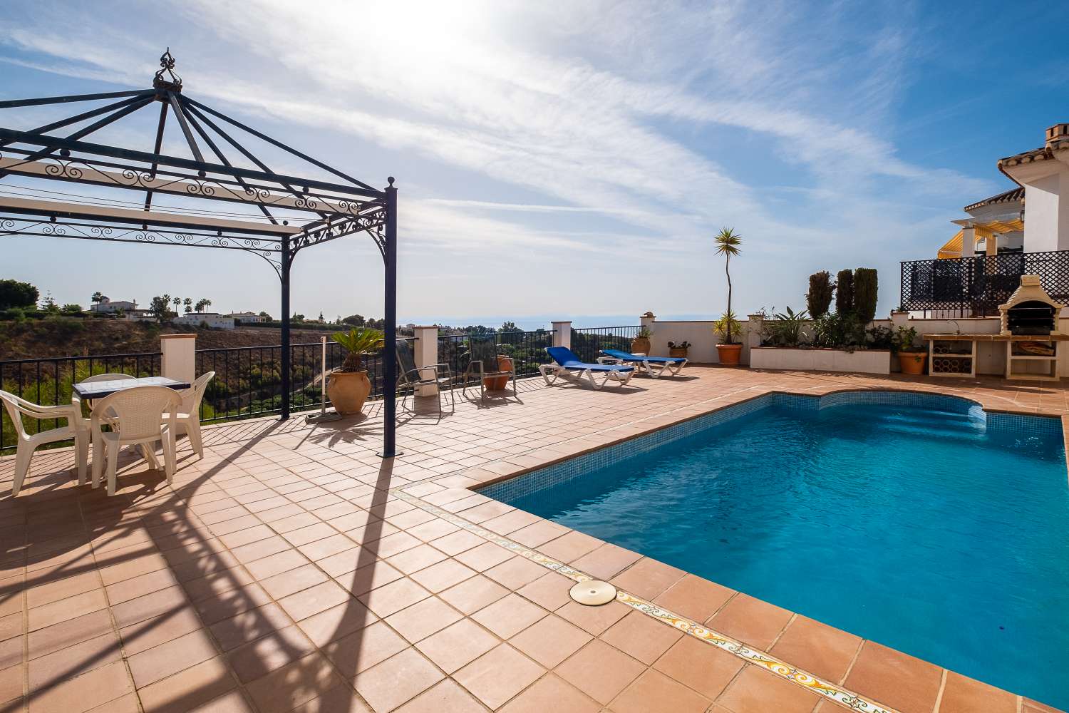 BELLA VILLA A LAS LOMAS (FRIGILIANA) CON VISTA MARE