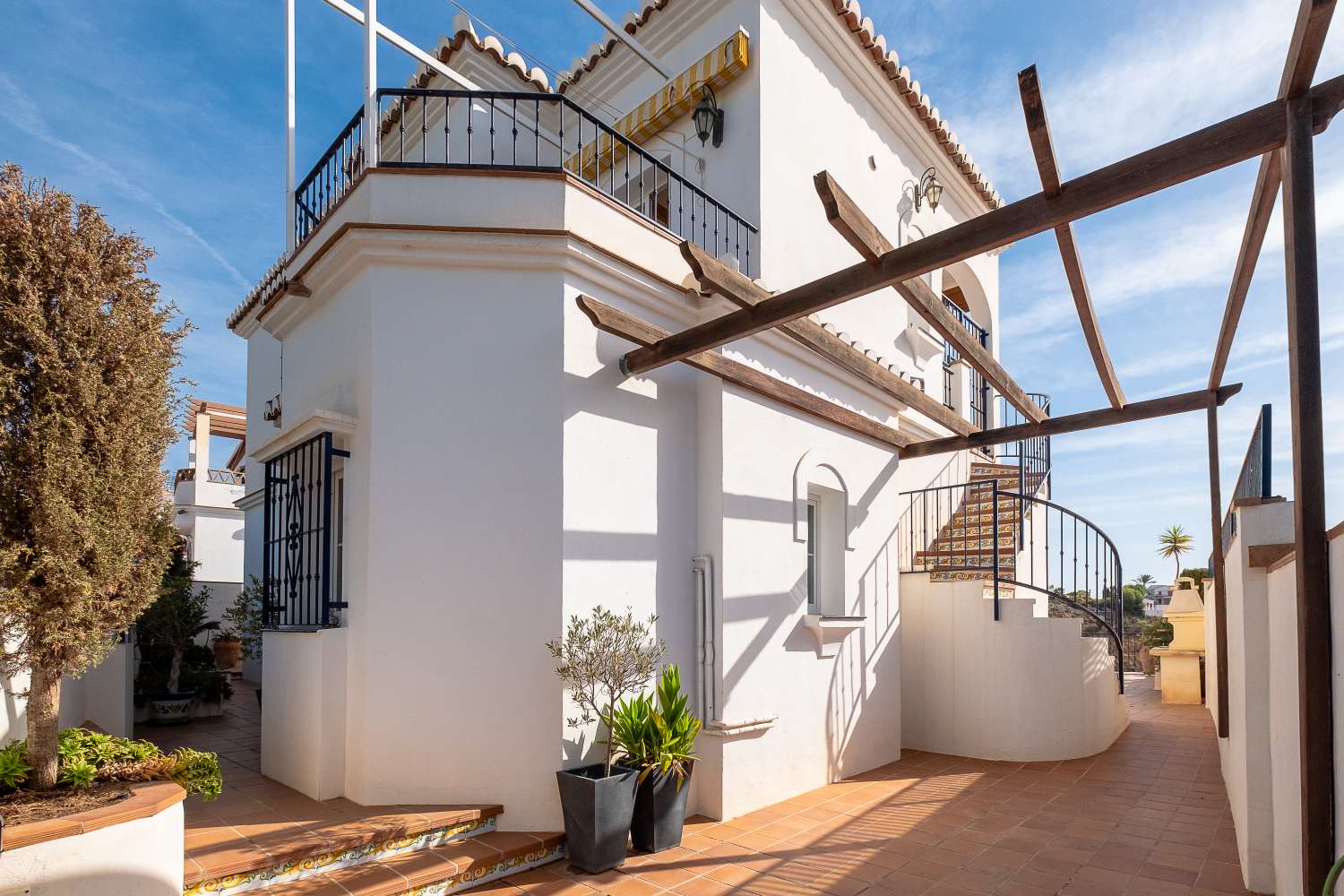 VACKER VILLA I LAS LOMAS (FRIGILIANA) MED HAVSUTSIKT