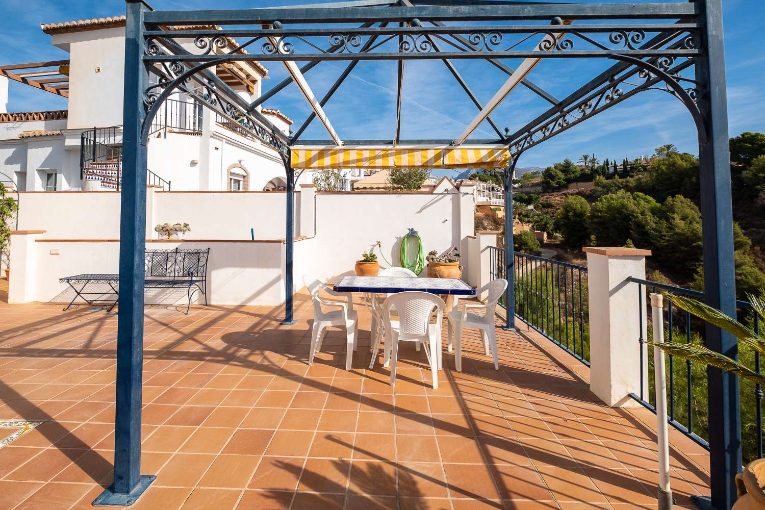 BELLA VILLA A LAS LOMAS (FRIGILIANA) CON VISTA MARE