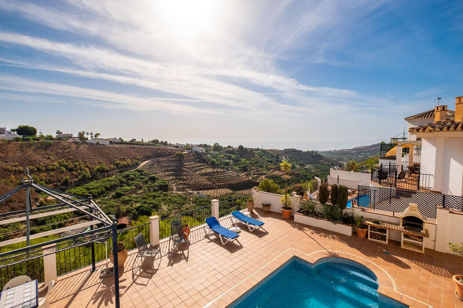 BELLE VILLA À LAS LOMAS (FRIGILIANA) AVEC VUE SUR LA MER