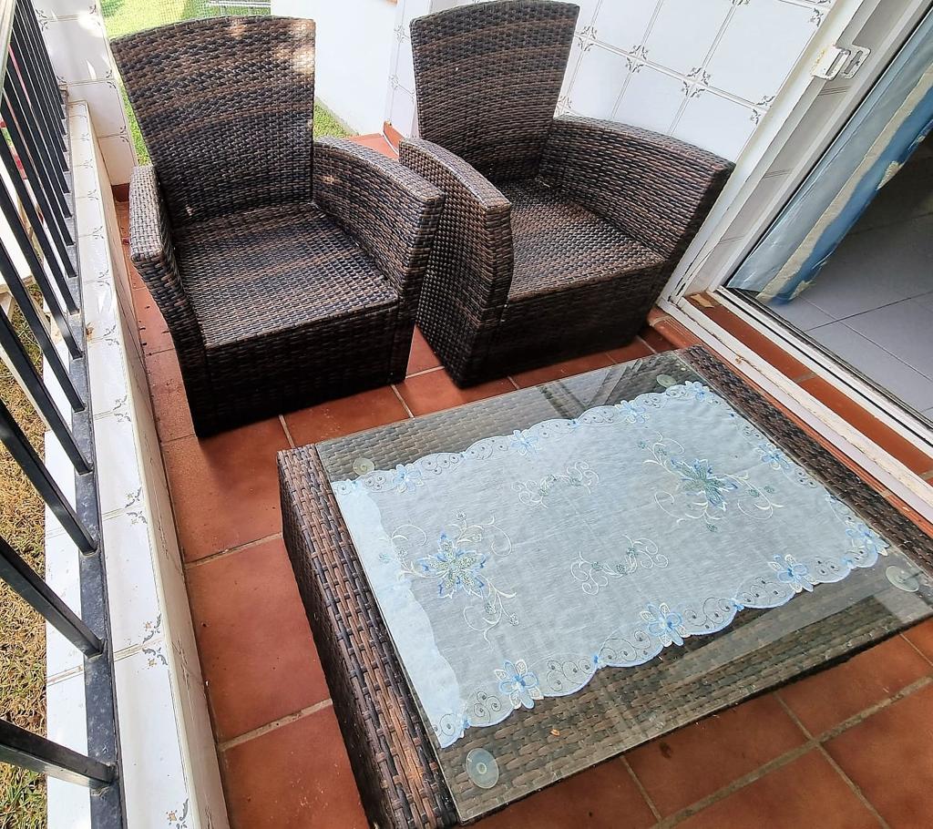 APPARTEMENT MET 2 SLAAPKAMERS, TERRAS, TUIN, ZWEMBAD EN UITZICHT OP ZEE - TORROX PARK