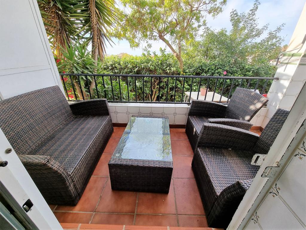 2 BEDROOM APARTMENT, TERRACE, GARDEN AREA, POOL AND SEA VIEWS - TORROX PARK