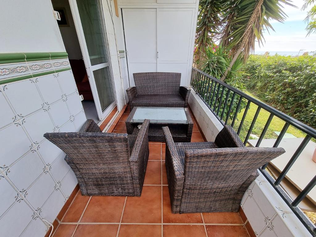 APPARTEMENT MET 2 SLAAPKAMERS, TERRAS, TUIN, ZWEMBAD EN UITZICHT OP ZEE - TORROX PARK