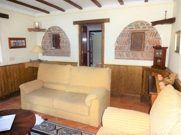 DETACHED VILLA IN MARO