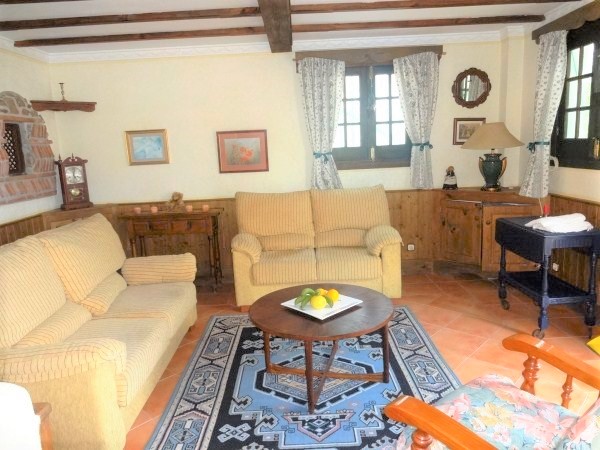 DETACHED VILLA IN MARO