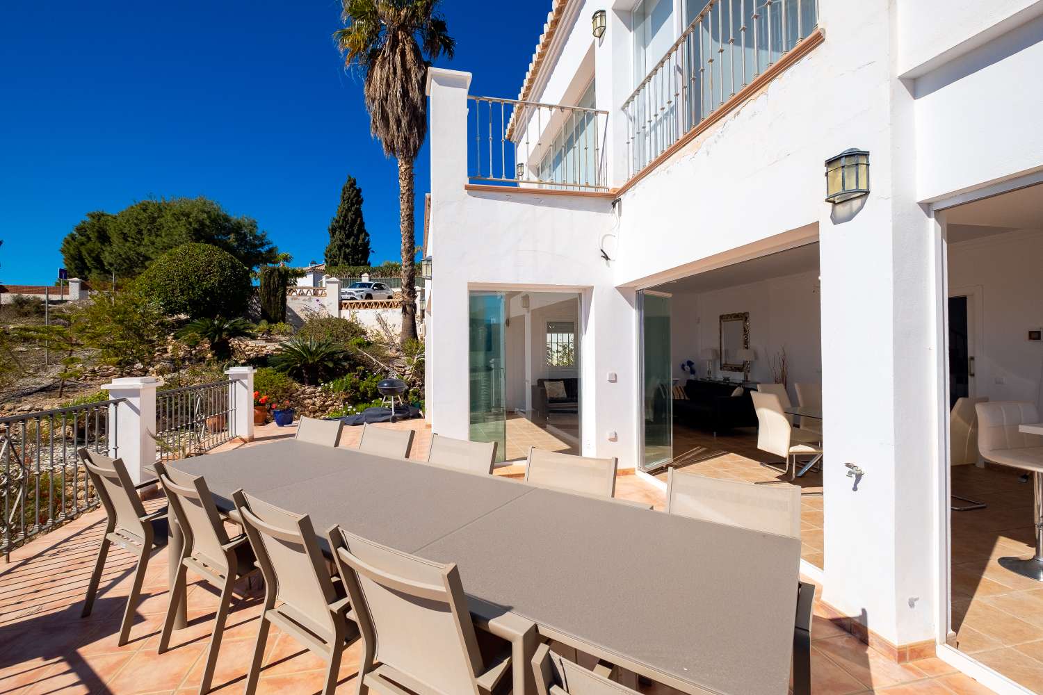 Onlangs gerenoveerde luxe villa gelegen tussen Nerja en Frigiliana