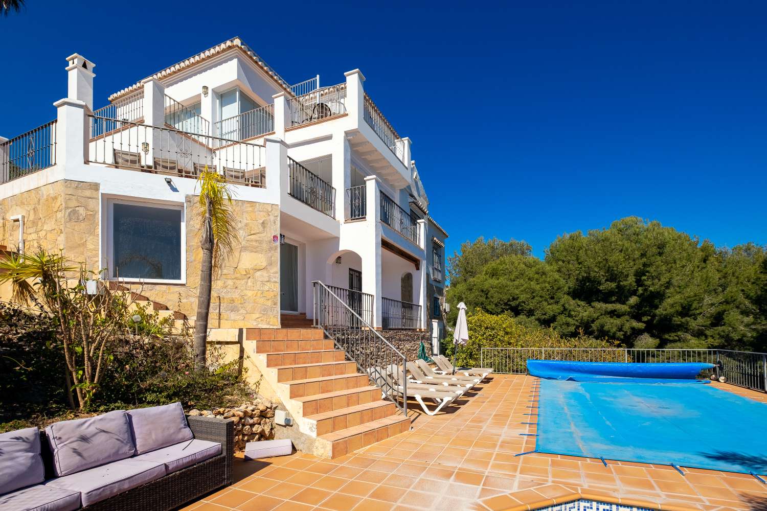 Villa de luxe récemment rénovée située entre Nerja et Frigiliana