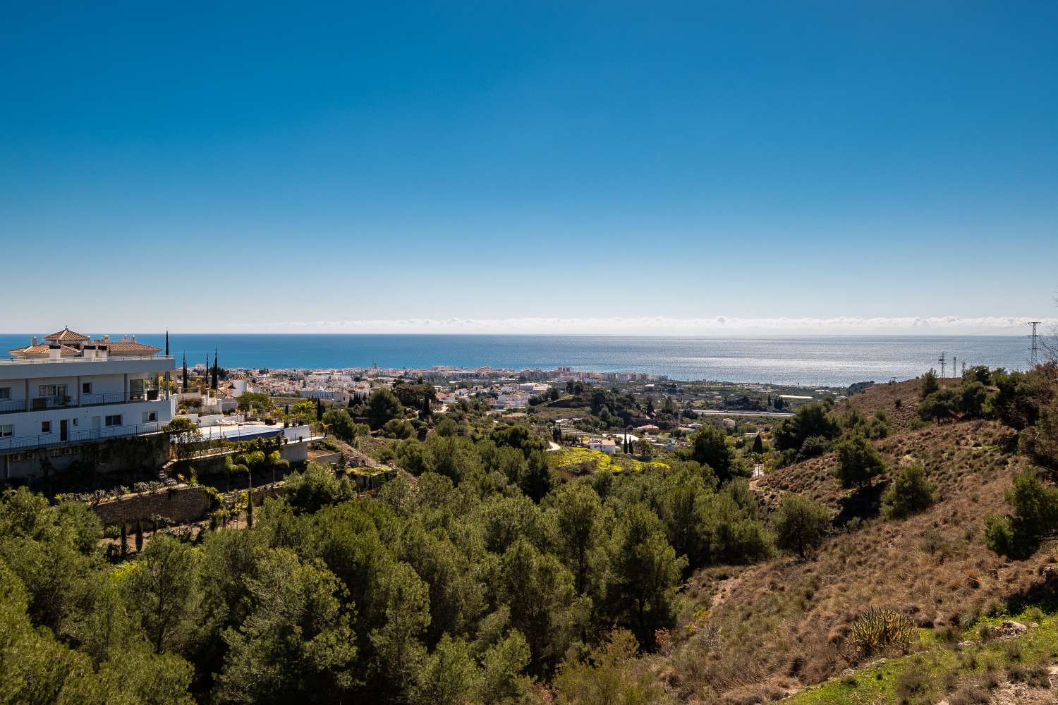 Onlangs gerenoveerde luxe villa gelegen tussen Nerja en Frigiliana