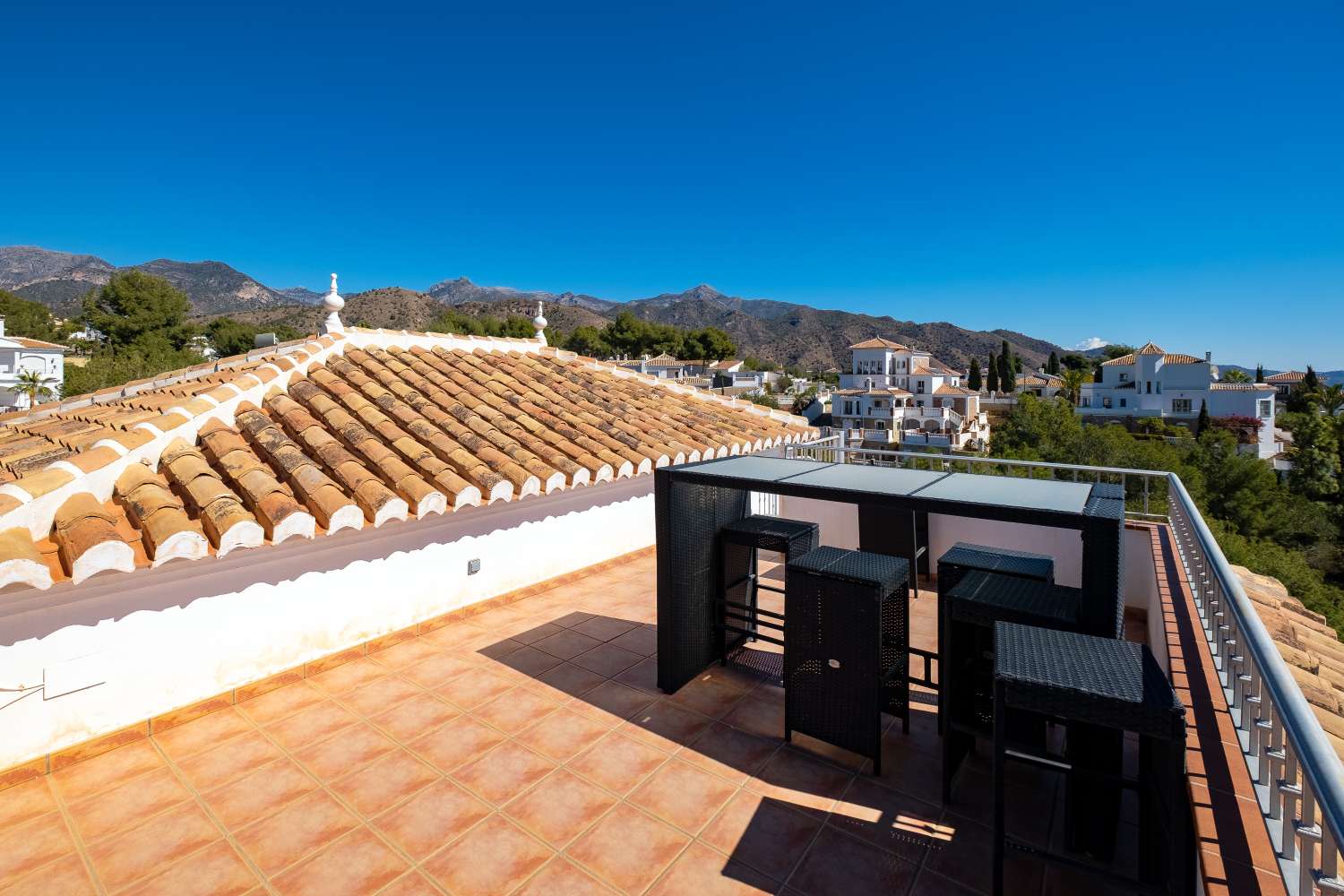 Onlangs gerenoveerde luxe villa gelegen tussen Nerja en Frigiliana