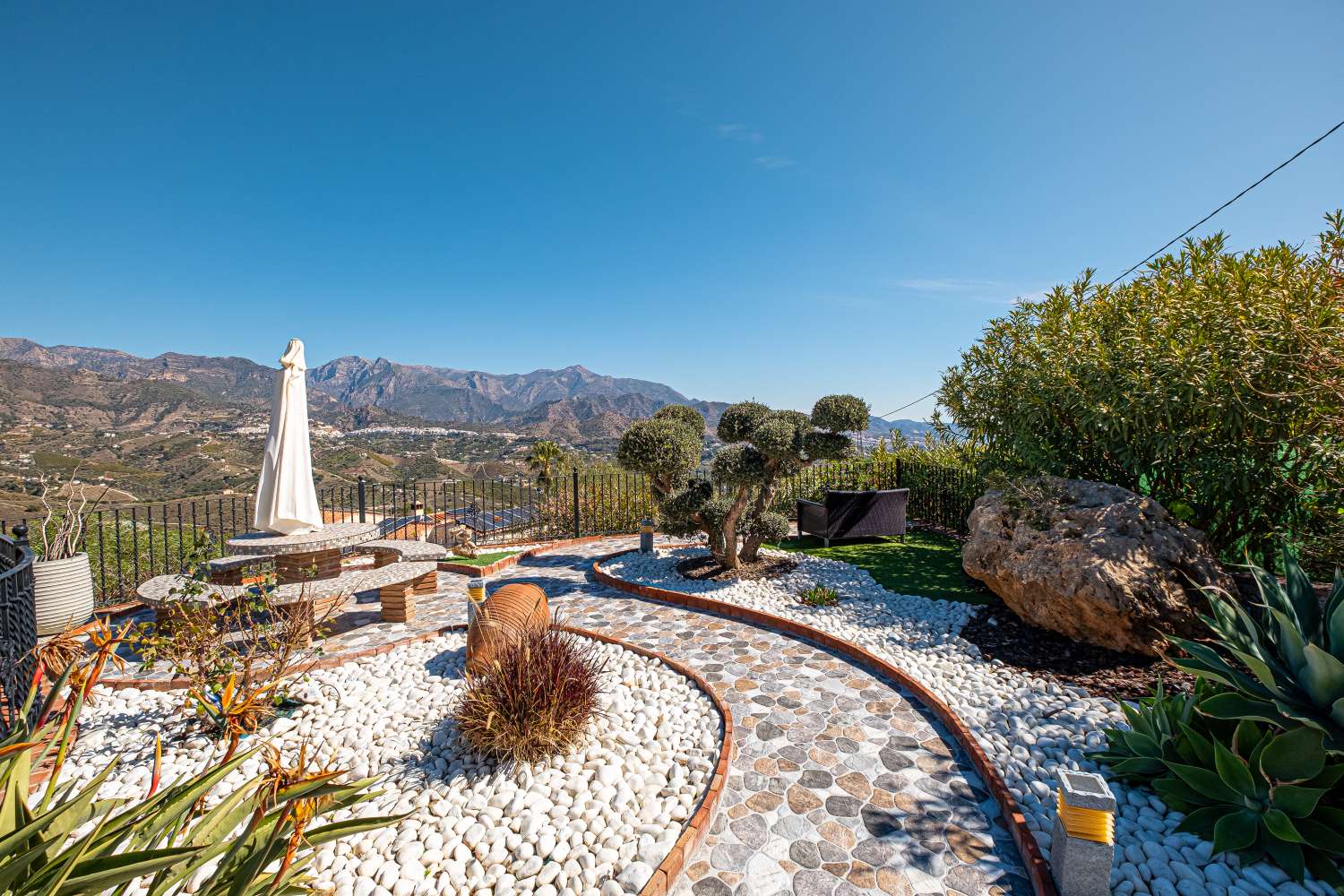 Stunning villa between Torrox and Frigiliana