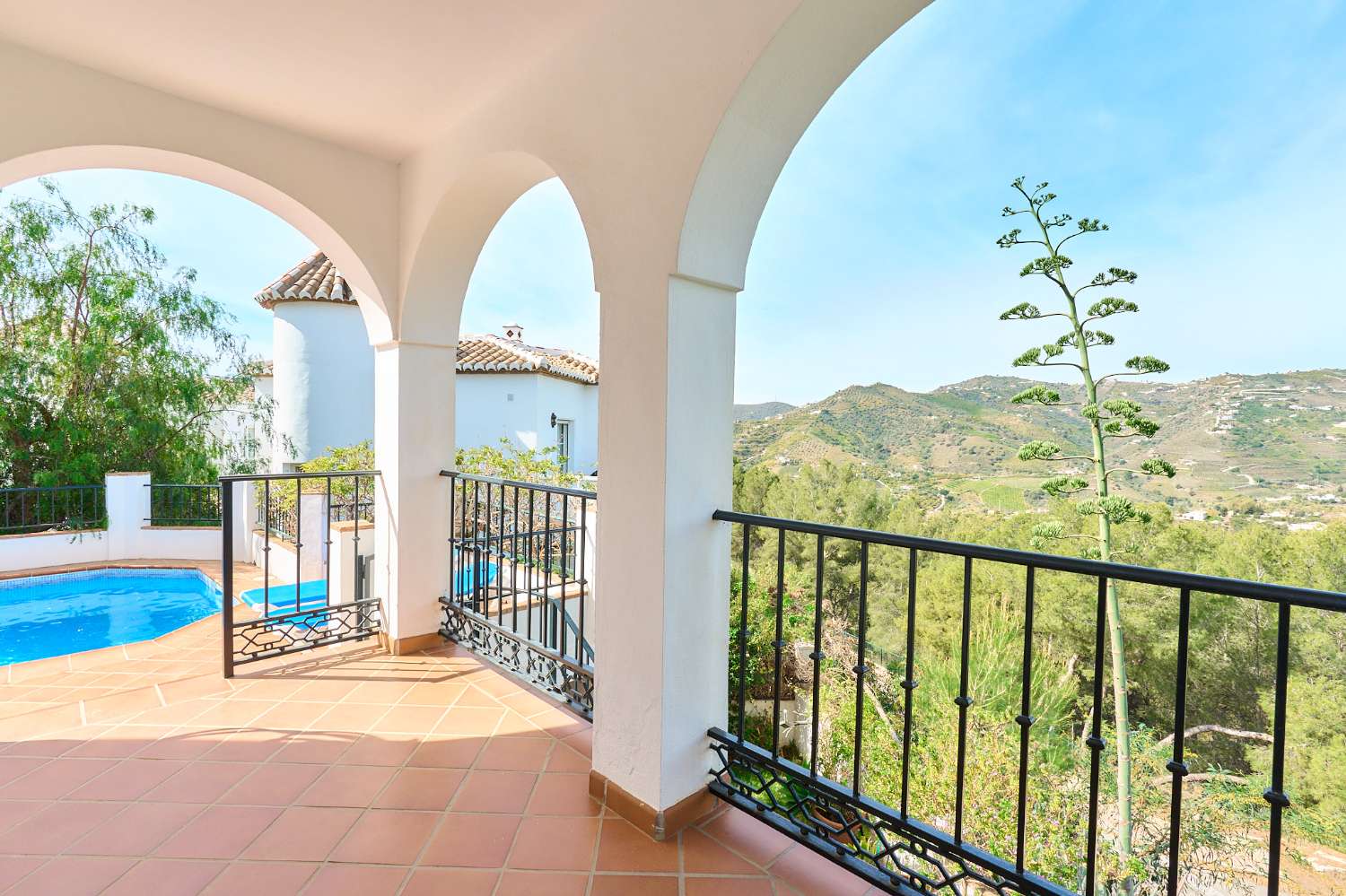 Amazing and well maintained villa in the luxury urbanization of Las Lomas de Frigiliana