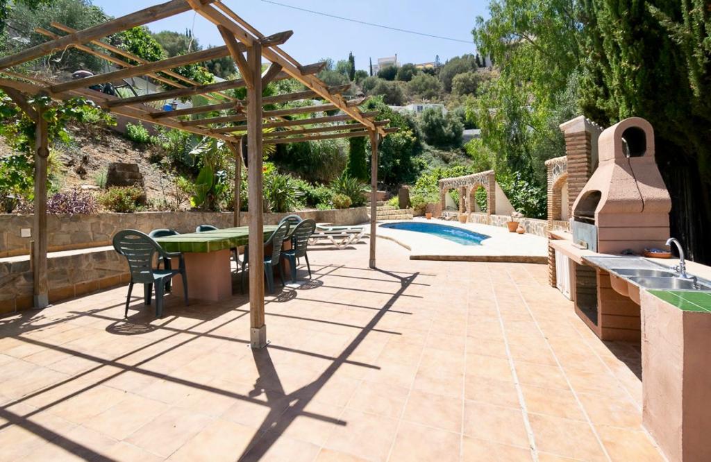 Pequeña villa con piscina y bonitas vistas a la montaña