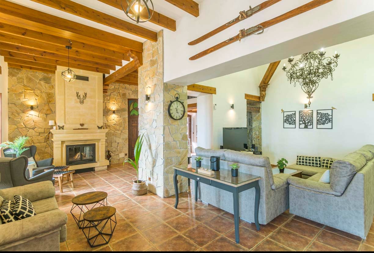 Villa 4 Schlafzimmer Pool Parkplatz Grill Nerja