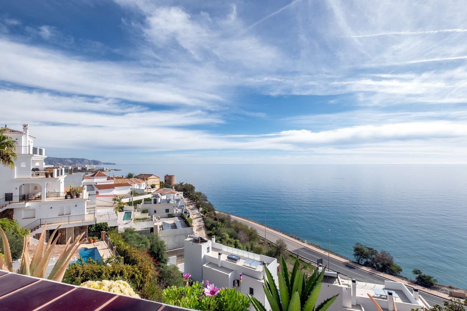 2 SOVRUMSLÄGENHET I LADERA DEL MAR - NERJA