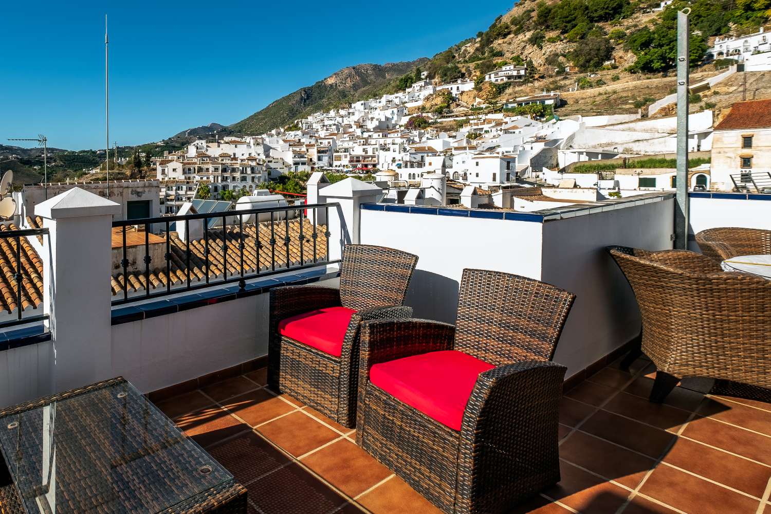 Schöne Wohnung mit spektakulärem Blick über Frigiliana und die Berge