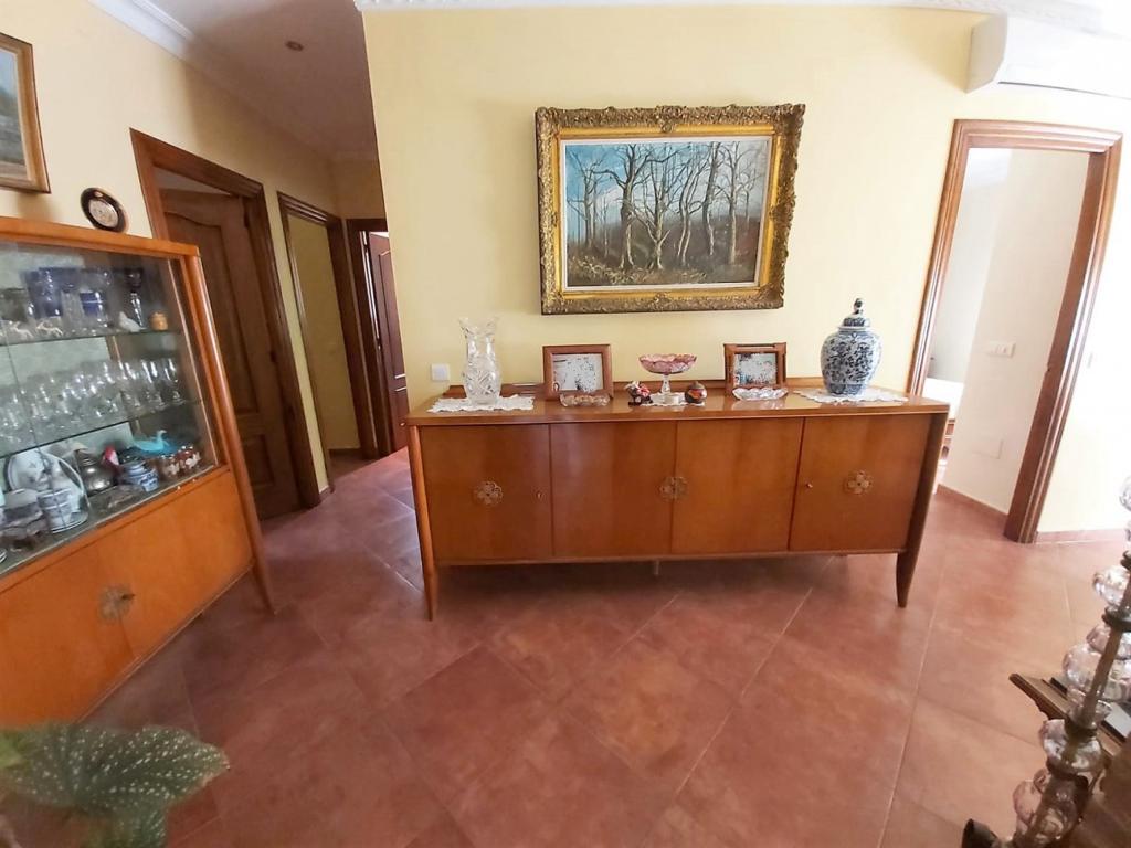 3 BEDROOM COUNTRY PROPERTY WITH 2538 m2 OF FLAT PLOT, SWIMMING POOL, GARAGE & DETACHED APARTMENT - NERJA, EAST