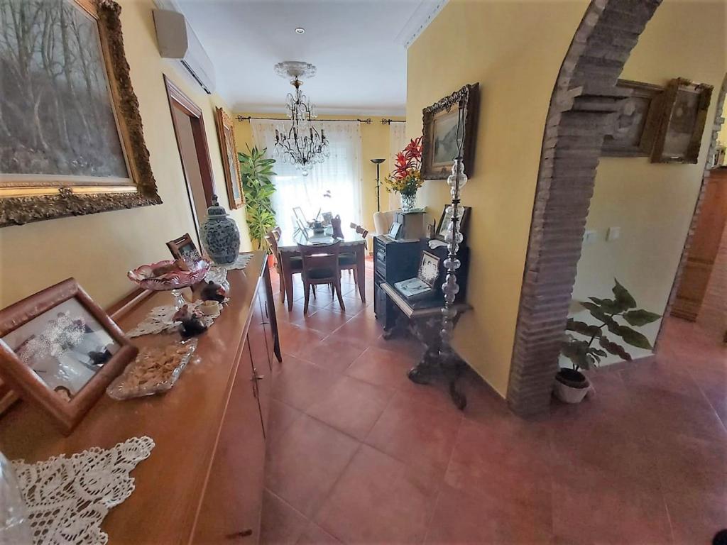 3 BEDROOM COUNTRY PROPERTY WITH 2538 m2 OF FLAT PLOT, SWIMMING POOL, GARAGE & DETACHED APARTMENT - NERJA, EAST