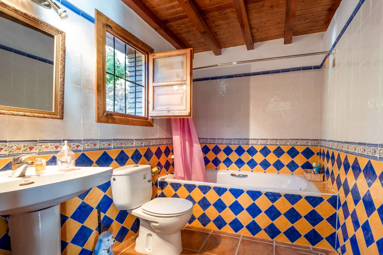 Cortijo con piscina en Frigiliana