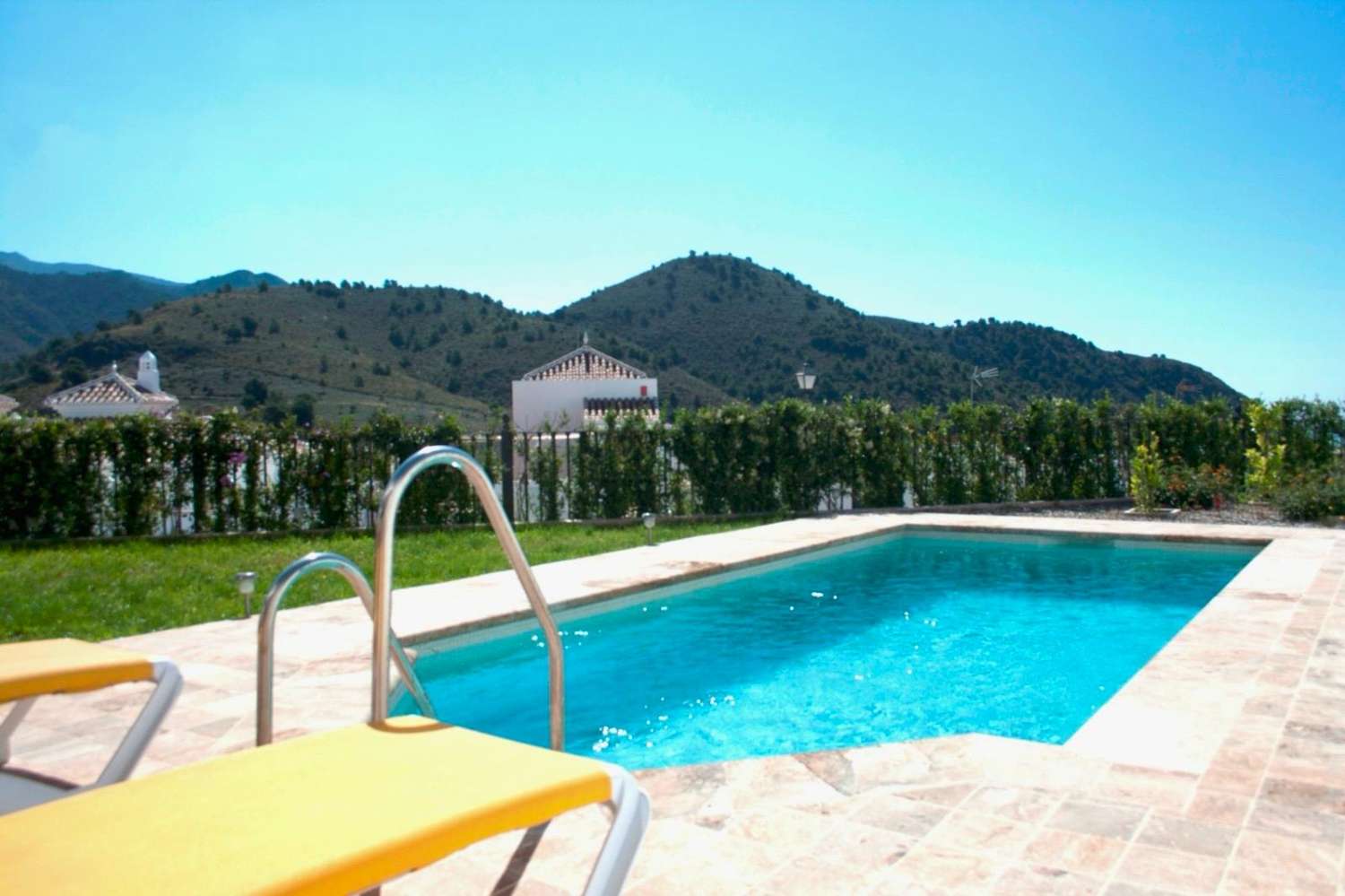 LUXURIOUS AND SPACIOUS VILLA IN FRIGILIANA