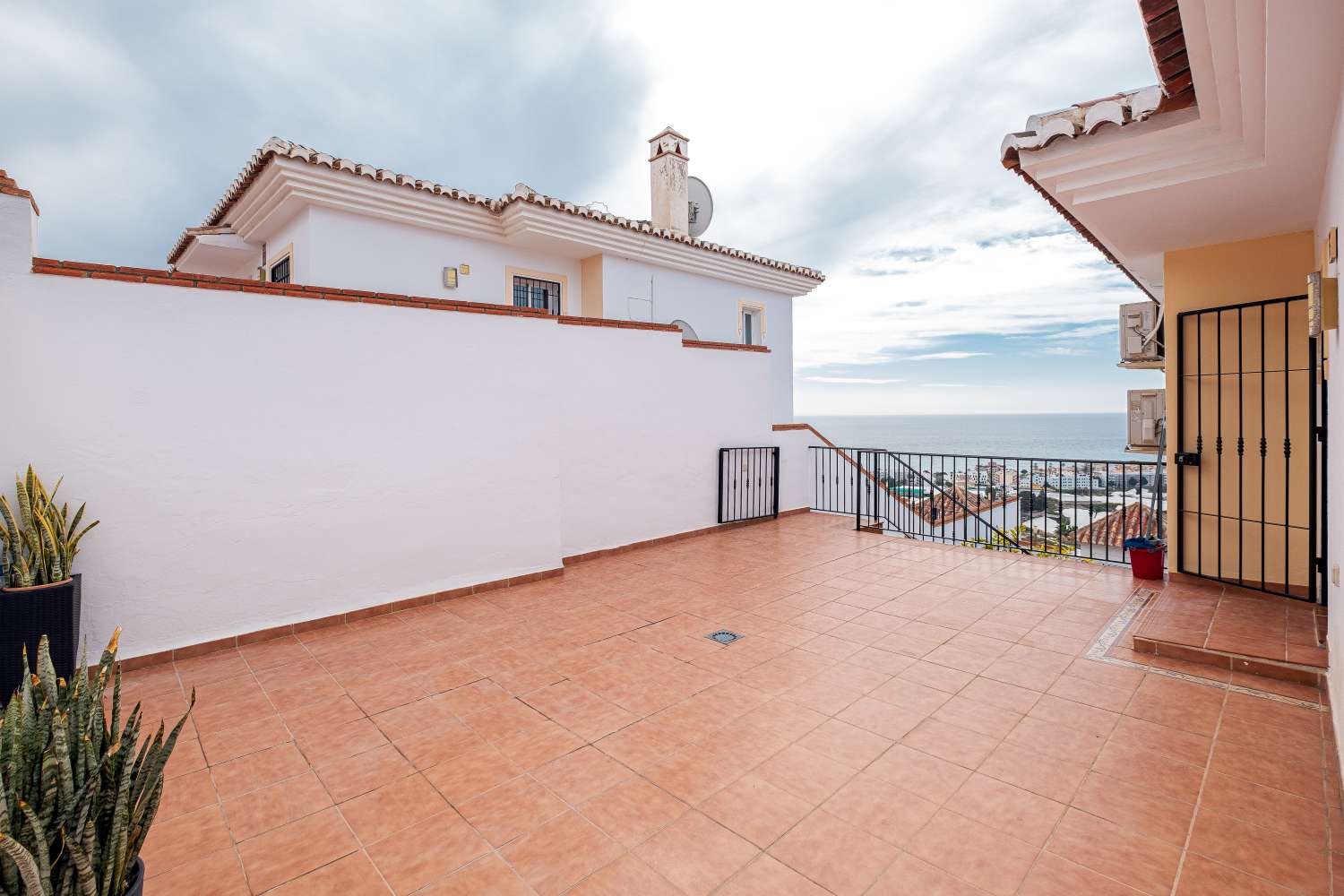 Belle villa indépendante à Torrox Park en parfait état et avec une vue imprenable sur la mer