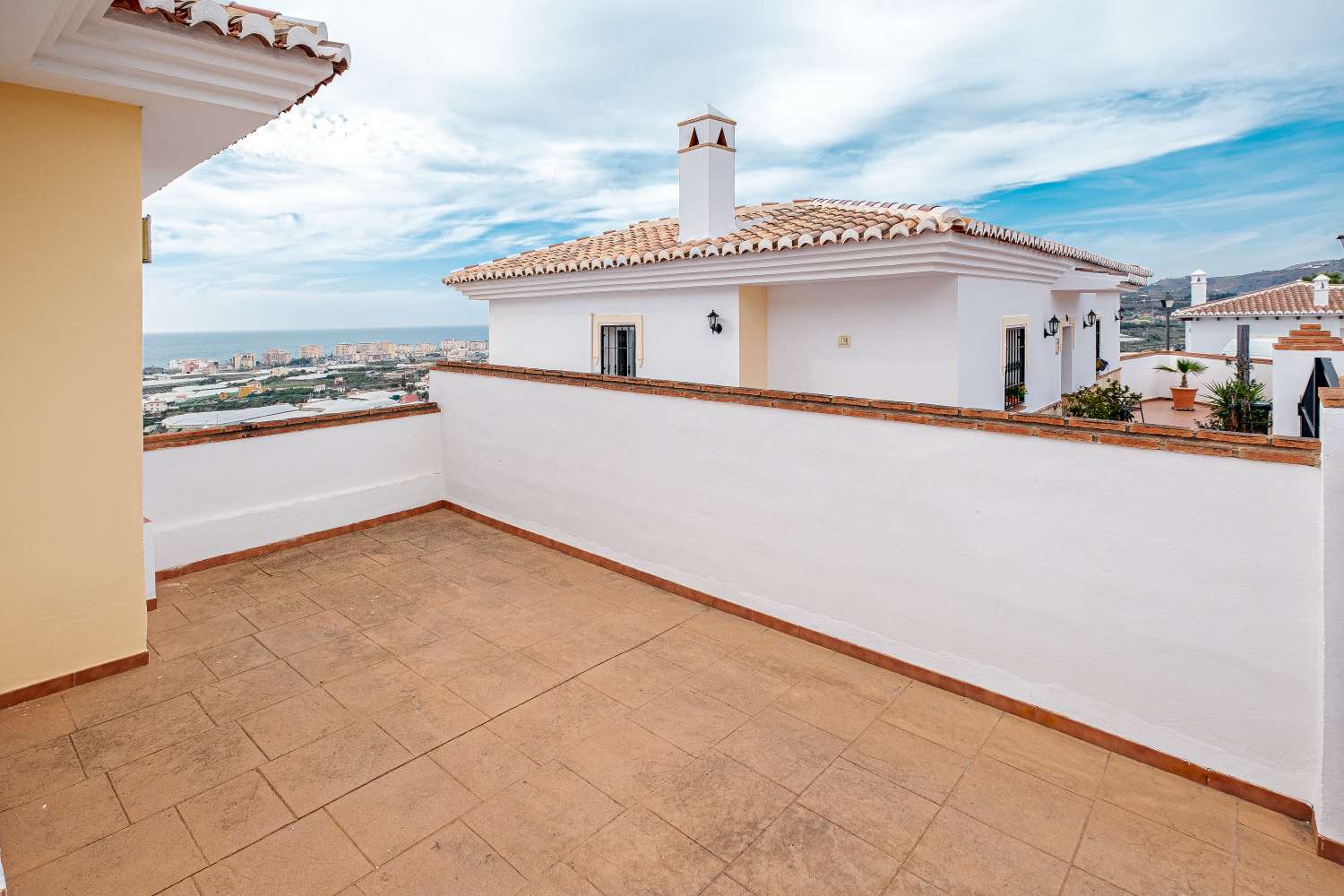 Belle villa indépendante à Torrox Park en parfait état et avec une vue imprenable sur la mer