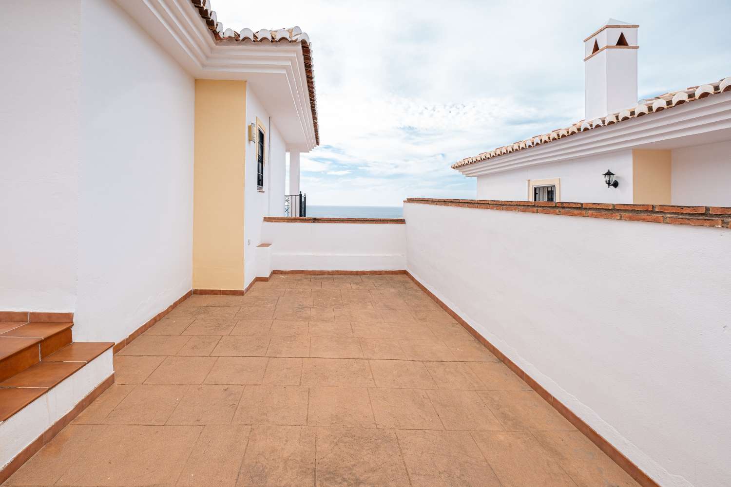 Schöne unabhängige Villa im Torrox Park in perfektem Zustand und mit atemberaubendem Meerblick