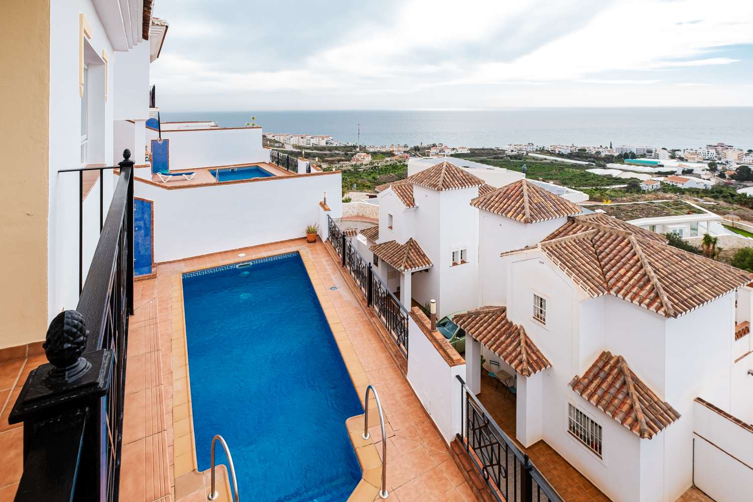 Schöne unabhängige Villa im Torrox Park in perfektem Zustand und mit atemberaubendem Meerblick