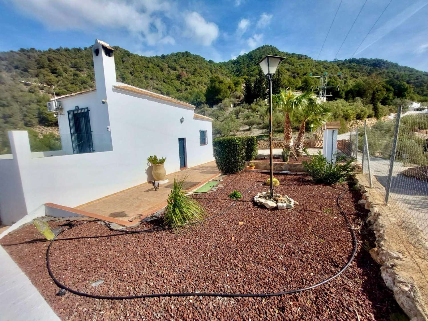 MAISON DE CAMPAGNE À VENDRE À FRIGILIANA