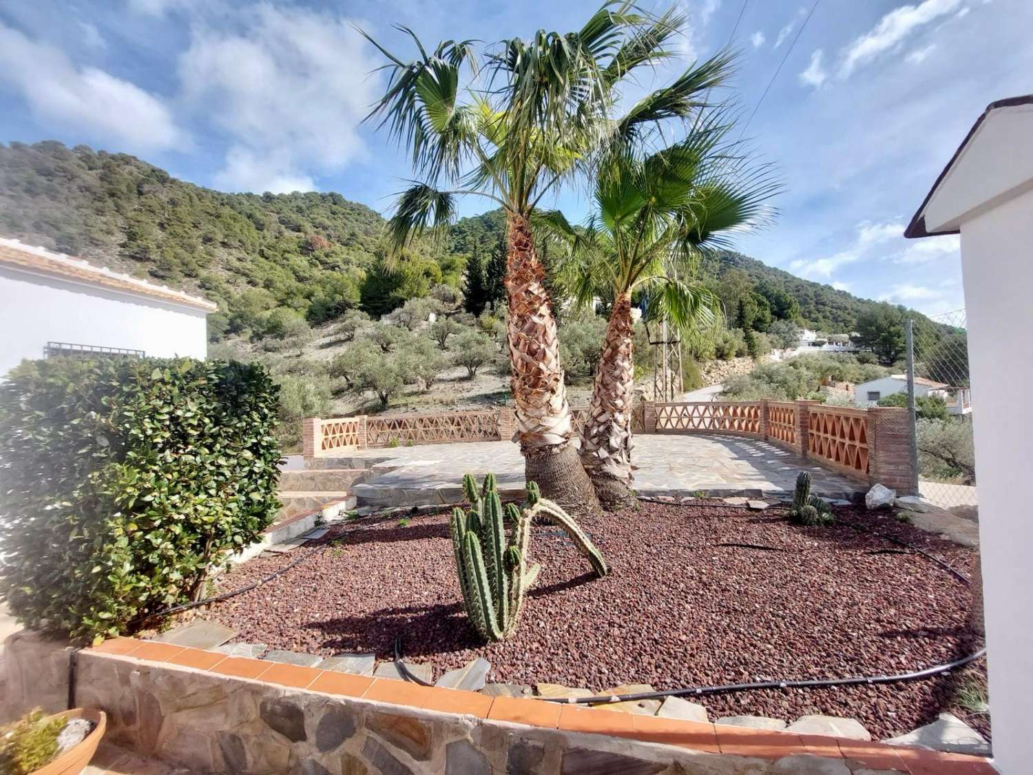 MAISON DE CAMPAGNE À VENDRE À FRIGILIANA