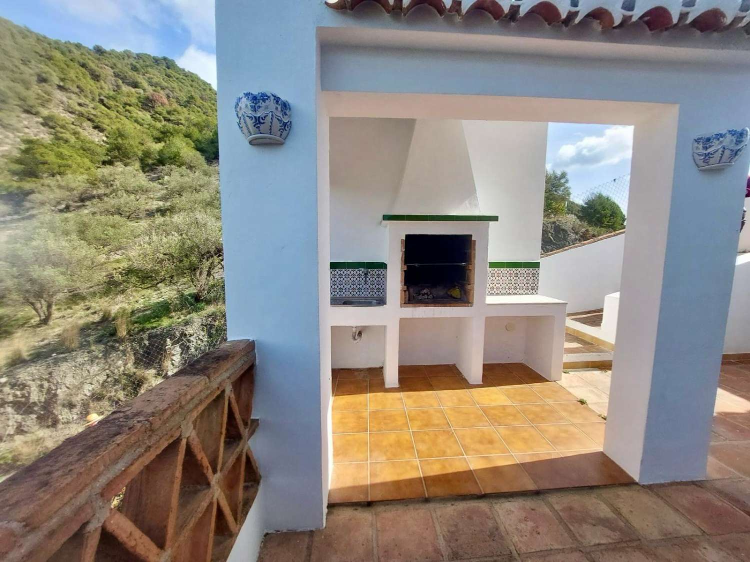 COUNTRY HOUSE FOR SALE IN FRIGILIANA