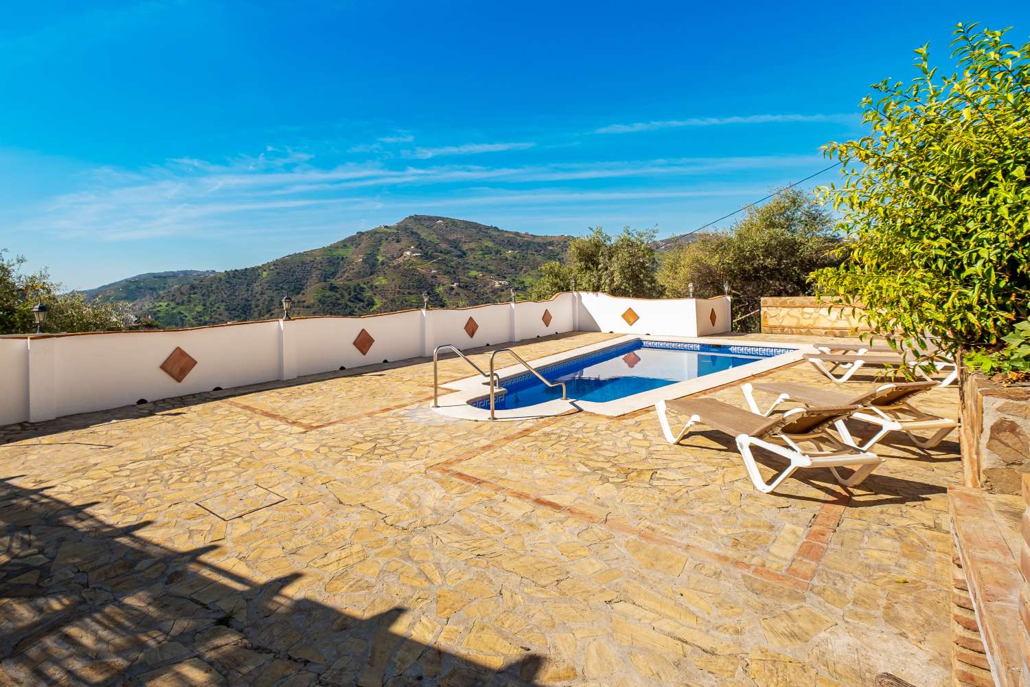 Belle maison de campagne entre Frigiliana et Torrox, dans le quartier de l'Hôtel Los Caracoles