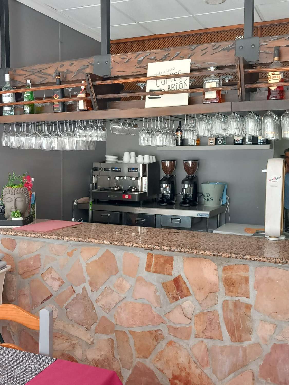 Bar-restaurang i Hotel Riu-området